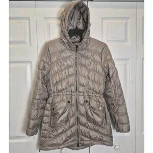 Athleta Goose Down Hooded Puffer Coat Women’s Medium Taupe Long Jacket Defects